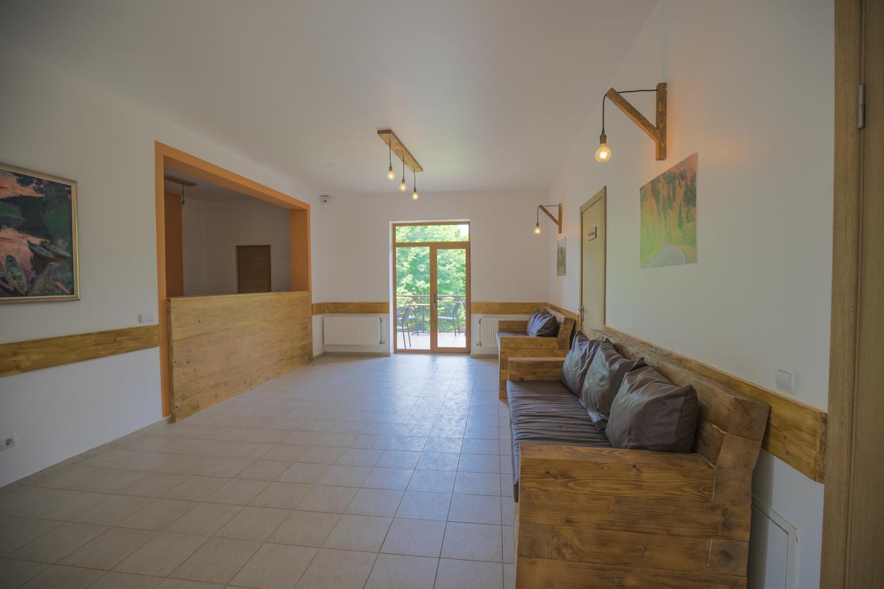 Vovk Gasthaus Sinjak Exteriör bild
